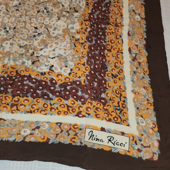 Nina Ricci Vintage scarf - Picture 9 of 13